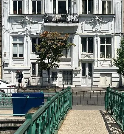 Old Town Napoleon Crib *