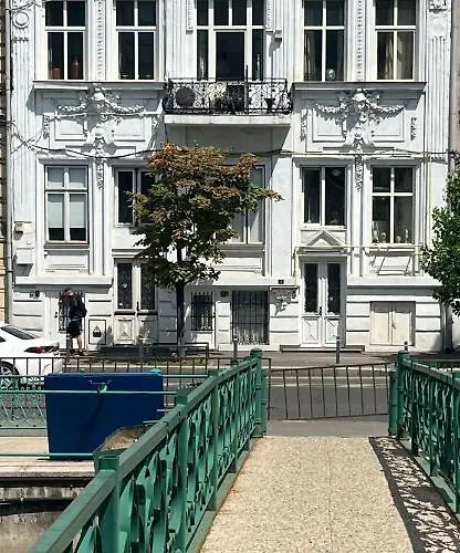 Old Town Napoleon Crib *