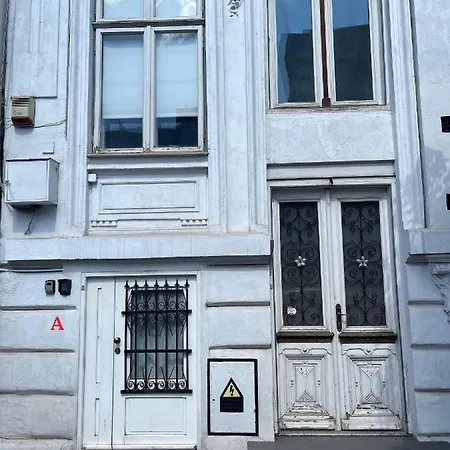 Old Town Napoleon Crib Lejlighed