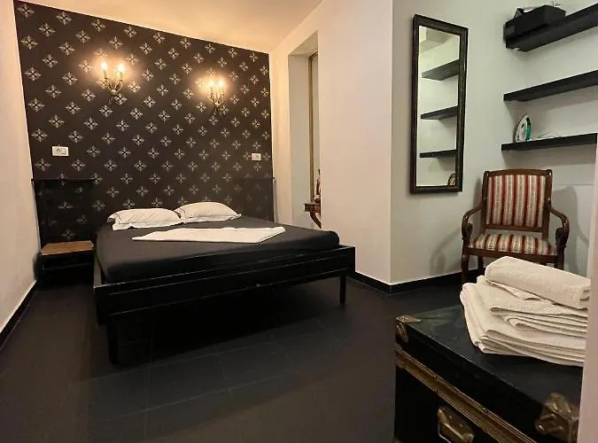 Old Town Napoleon Crib Daire *
